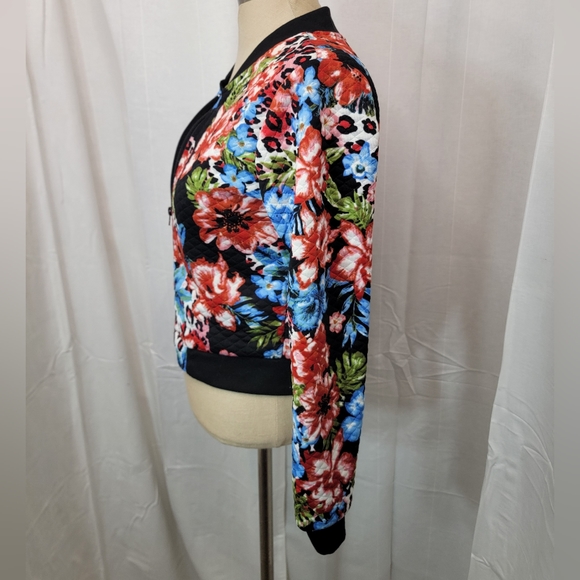 Love full zip floral light weight jacket - Picture 2 of 4